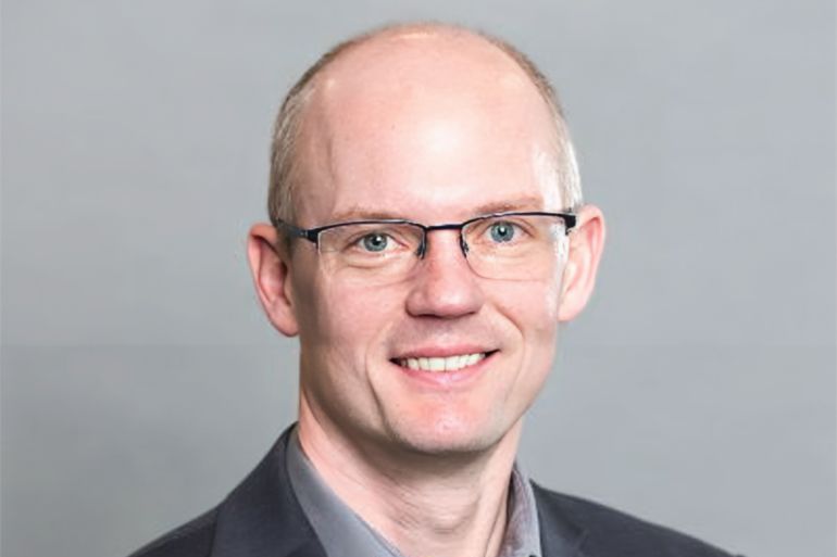 تريفور تومب - أستاذ الاقتصاد بجامعة كالغاري (صفحته على أكس)