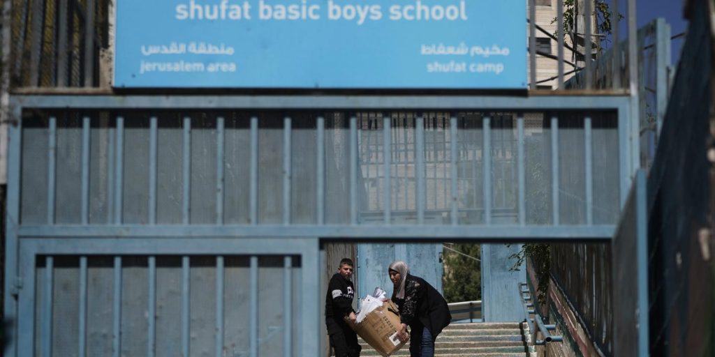 Live ، War in Gaza: يدين الأونروا “انتهاكًا للطفولة” بعد إغلاق إسرائيل المدارس للأطفال الفلسطينيين في القدس الشرقية