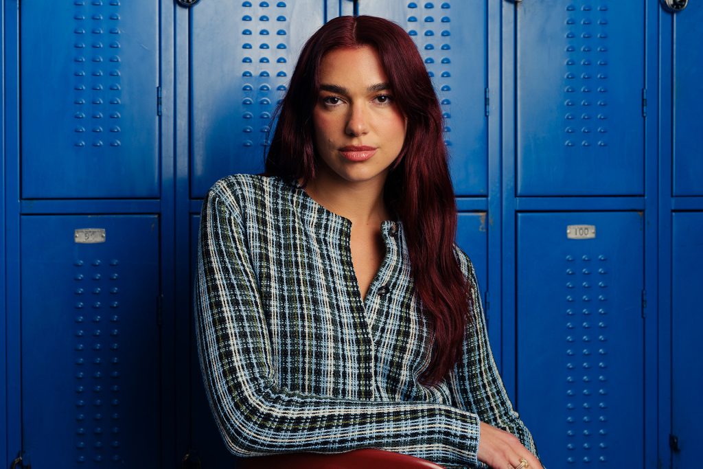 دوا ليبا تتقدّم 300 نجم طالبوا بريطانيا بتعليق بيع الأسلحة لإسرائيل