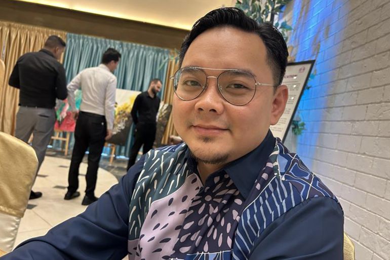 (قميص مبرقع) فهمي شمس الدين يرى أن الرسوم الجمركية الأمريكية لا تتوافق مع السياق التجاري بين البلدين وفرضت لأهداف سياسية