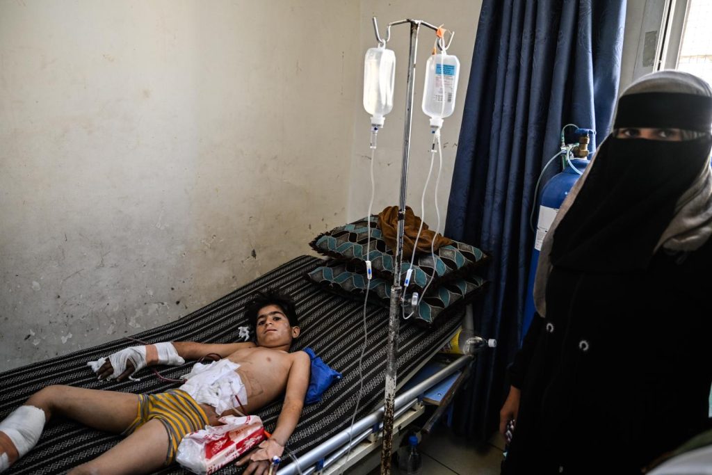 إلى دير إيز زور ، في شرق البلاد ، آفة المناجم