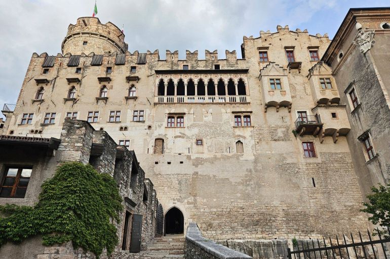 مدينة ترينتو الواقعة بين قمم جبال الألب الشاهقة في شمال إيطاليا تضم أكثر من 300 بحيرة تتمتع بمياه فيروزية رقراقة. (النشر مجاني لعملاء وكالة الأنباء الألمانية “dpa”. لا يجوز استخدام الصورة إلا مع النص المذكور وبشرط الإشارة إلى مصدرها.) عدسة: dpa صور: dpa