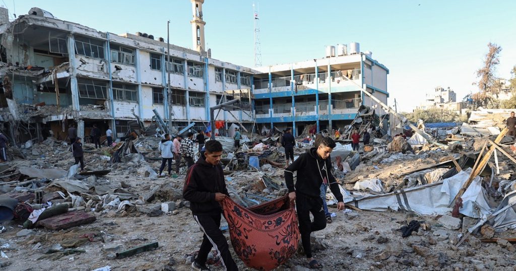 الأونروا: إسرائيل قتلت أكثر من 300 من موظفينا في غزة