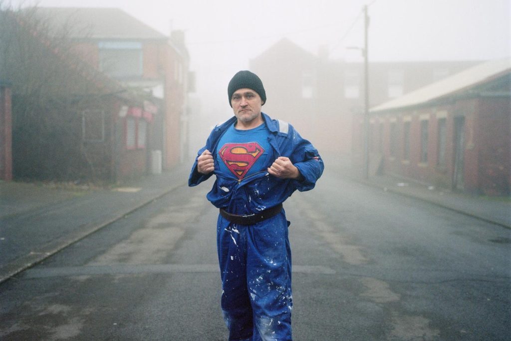 المصور الفرنسي البريطاني إد ألكوك يفوز بجائزة Niépce Images 2025