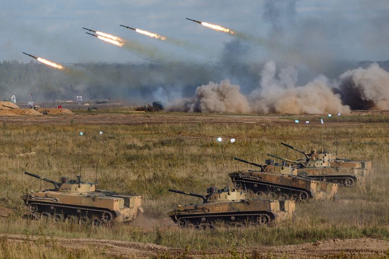 This handout picture made available by the Russian Defence Ministry on September 13, 2021 shows the "Zapad-2021" joint military drills of the armed forces of the Russian Federation and the Republic of Belarus at the Mulino army base in the Nizhny Novgorod region, some 350 kilometers east of Moscow. (Photo by Handout / Russian Defence Ministry / AFP) / RESTRICTED TO EDITORIAL USE - MANDATORY CREDIT "AFP PHOTO / RUSSIAN DEFENCE MINISTRY / HANDOUT " - NO MARKETING - NO ADVERTISING CAMPAIGNS - DISTRIBUTED AS A SERVICE TO CLIENTS - RESTRICTED TO EDITORIAL USE - MANDATORY CREDIT "AFP PHOTO / Russian Defence Ministry / handout " - NO MARKETING - NO ADVERTISING CAMPAIGNS - DISTRIBUTED AS A SERVICE TO CLIENTS /