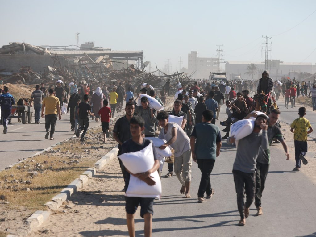 منسق إغاثة: المساعدات من إسرائيل لقطاع غزة حيلة دعائية قاتلة