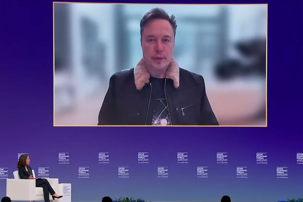 ماسك يدعو لتنظيم صناعة السيارات والذكاء الاصطناعي