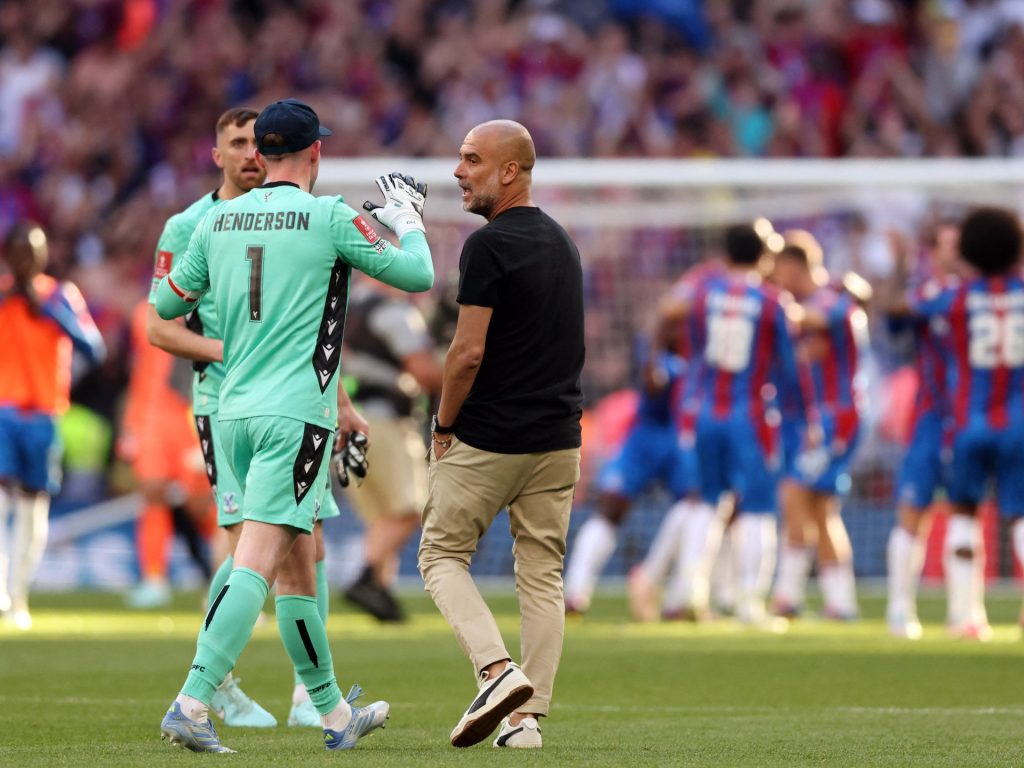 كواليس المشادة الحامية بين غوارديولا وحارس كريستال بالاس