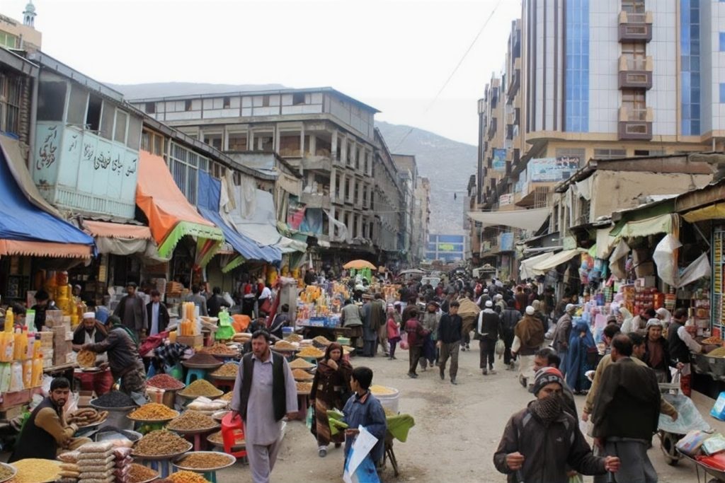 كيف تُثقل الضرائب الجديدة كاهل العائلات في أفغانستان؟