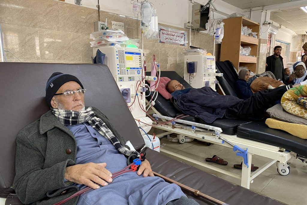 غزة.. أجهزة طبية متهالكة والقيود الإسرائيلية تعيق إصلاحها