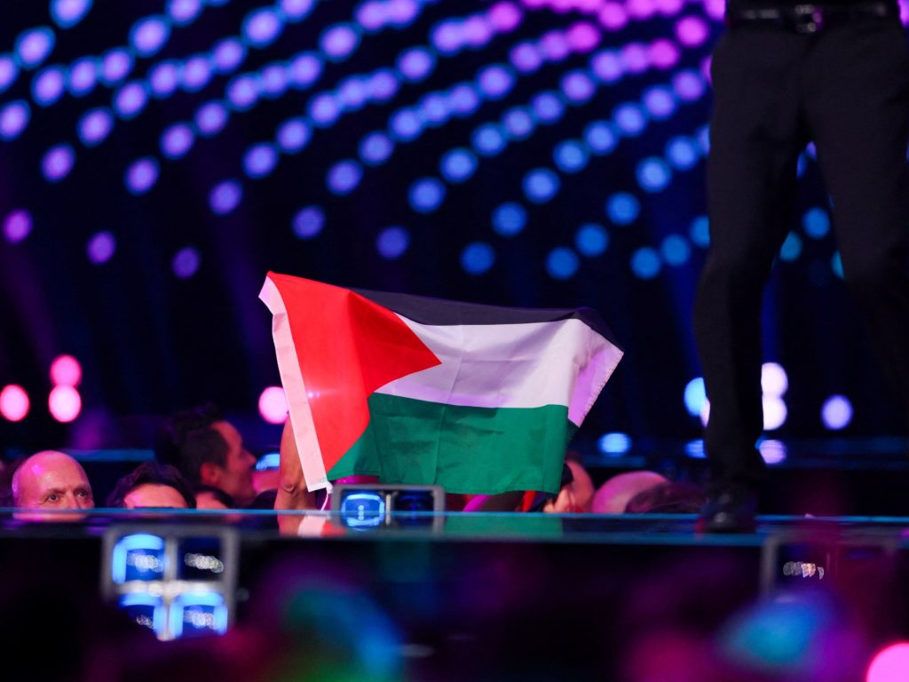 أعلام فلسطين حاضرة في منافسات “يوروفيجن 2025” وسيلين ديون تطل برسالة
