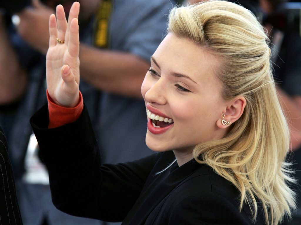 سكارليت جوهانسون والإيراني جعفر بناهي أبرز الوجوه المنتظرة في مهرجان كان