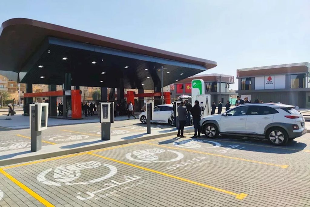 إلغاء بروتوكول الشحن الصيني يربك سوق السيارات الكهربائية في مصر