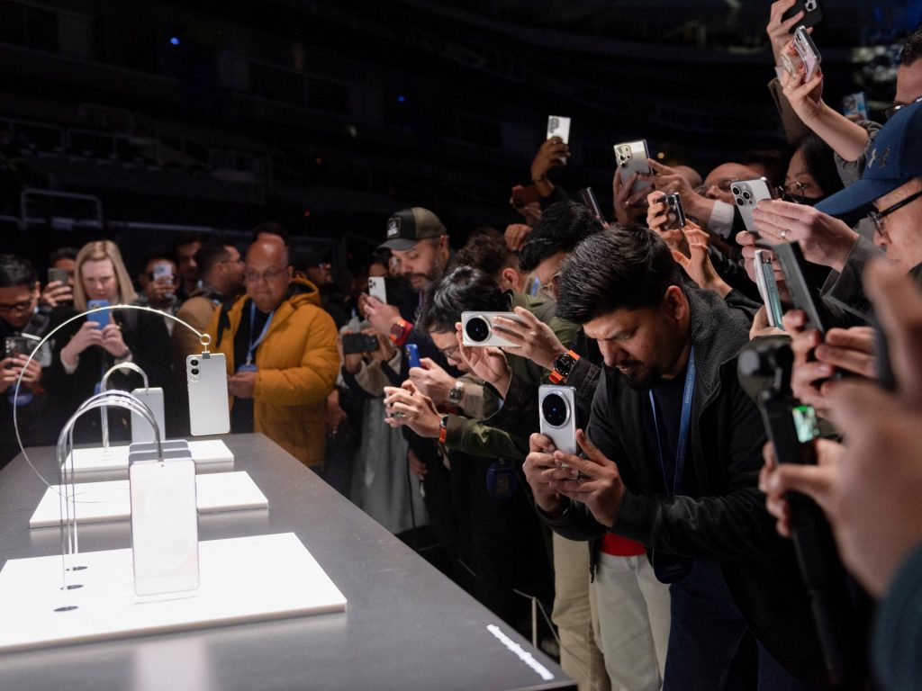 “غلاكسي إس 25 إدج”.. ما الذي ضحت به سامسونغ من أجل التصميم الأنيق؟