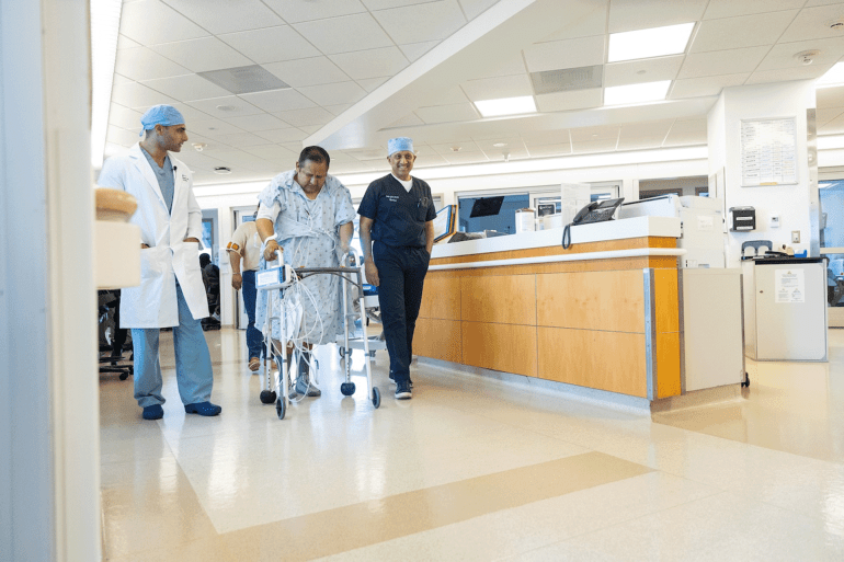 لحظة فارقة في تاريخ الطب.. أول عملية زرع مثانة بشرية المصدر: UCLA magazine الصحافة الأميركية