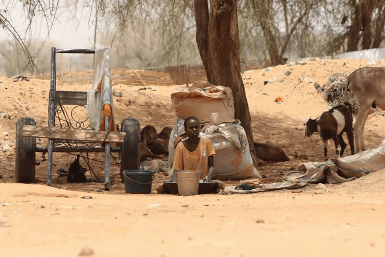 نازحون فروا من الفاشر الي مدينة طويلة https://www.sudanakhbar.com/1511403