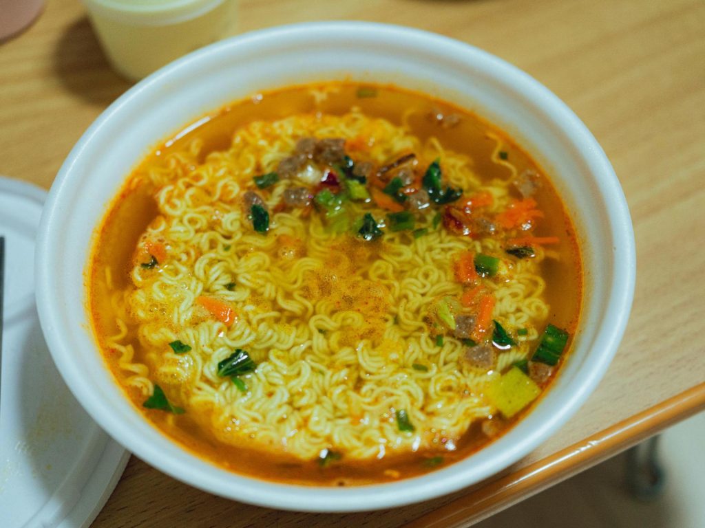 هل تشكل النودلز خطرا صحيا؟ 5 نصائح لتجنب أضرار الشعيرية سريعة التحضير