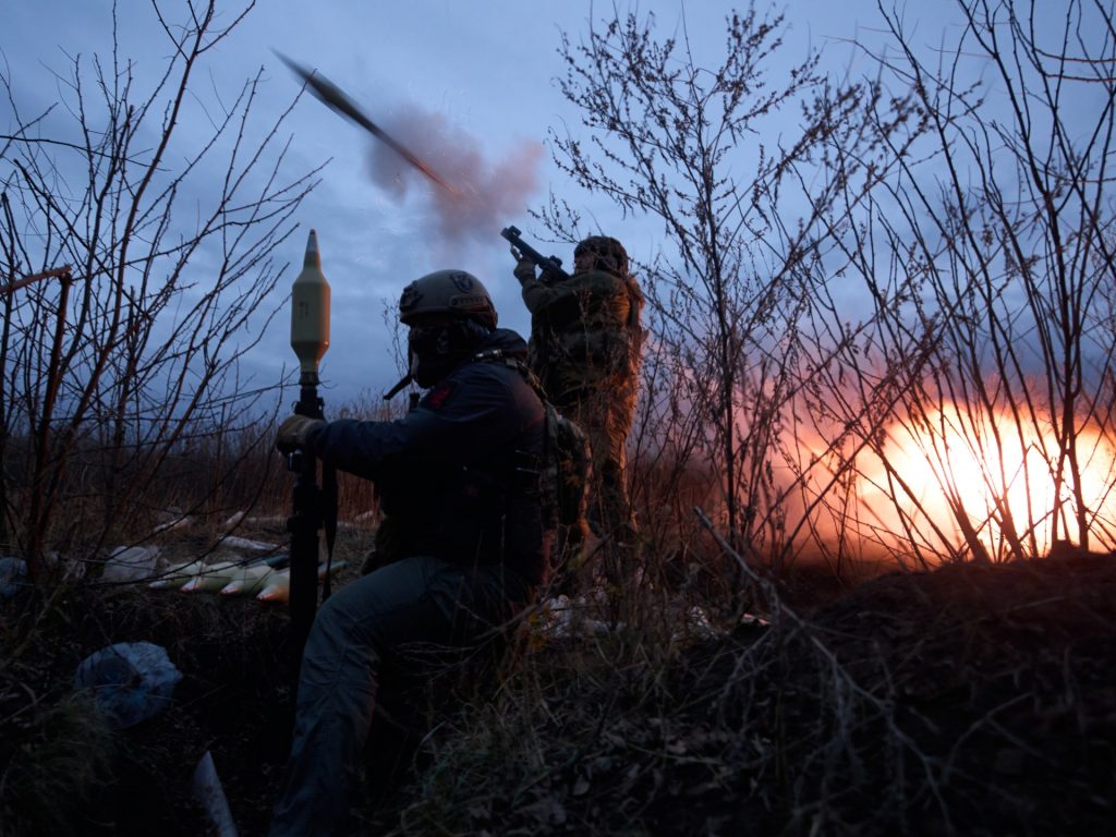 أوكرانيا تعتبر الهدنة الروسية خدعة وتوثق مئات “الانتهاكات”