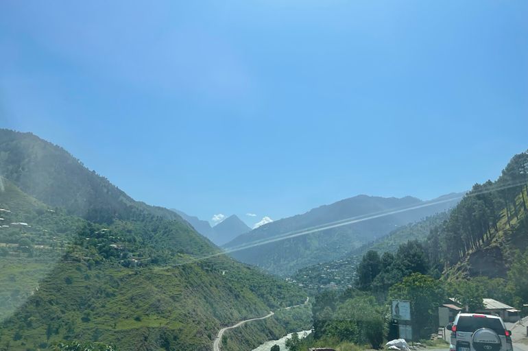 صور قرب <a class=