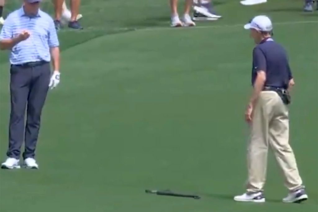 شاهد.. ثعبان ضخم يقتحم ملعب غولف ويوقف البطولة