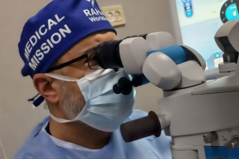 الدكتور ضياء أحمد رشدان - استشاري أول في طب العيون وجراحتها، رئيس قسم العيون، مستشفى سدرة للطب، قطر طبيب زار غزة ضمن مهمة مع مؤسسة رحمة حول العالم، وعمل في قسم جراحة المسالك في مستشفى غزة الاوروبي ، في ابريل 2025