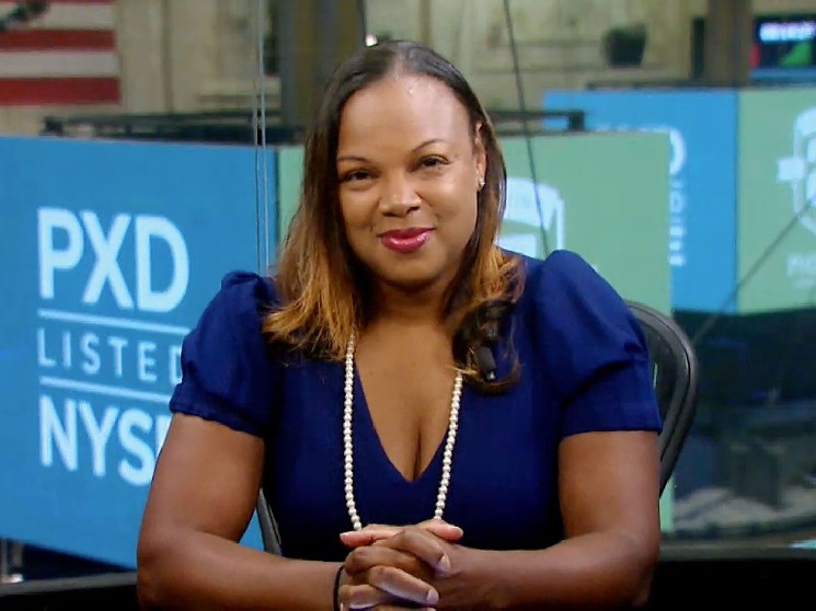 تقول جونسون من الولايات المتحدة CFTC إنها ستخرج أيضًا ، تاركة منزلًا فارغًا لكرسي وارد