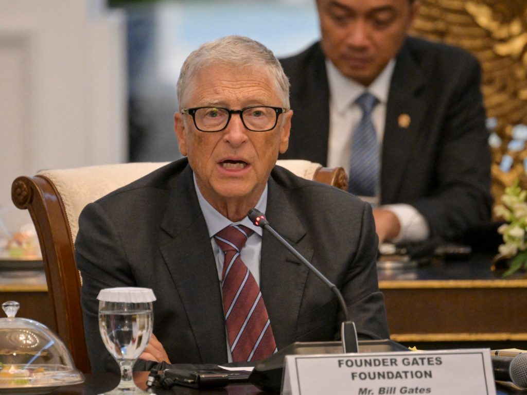 ثروة بيل غيتس كلها للفقراء بحلول 2045