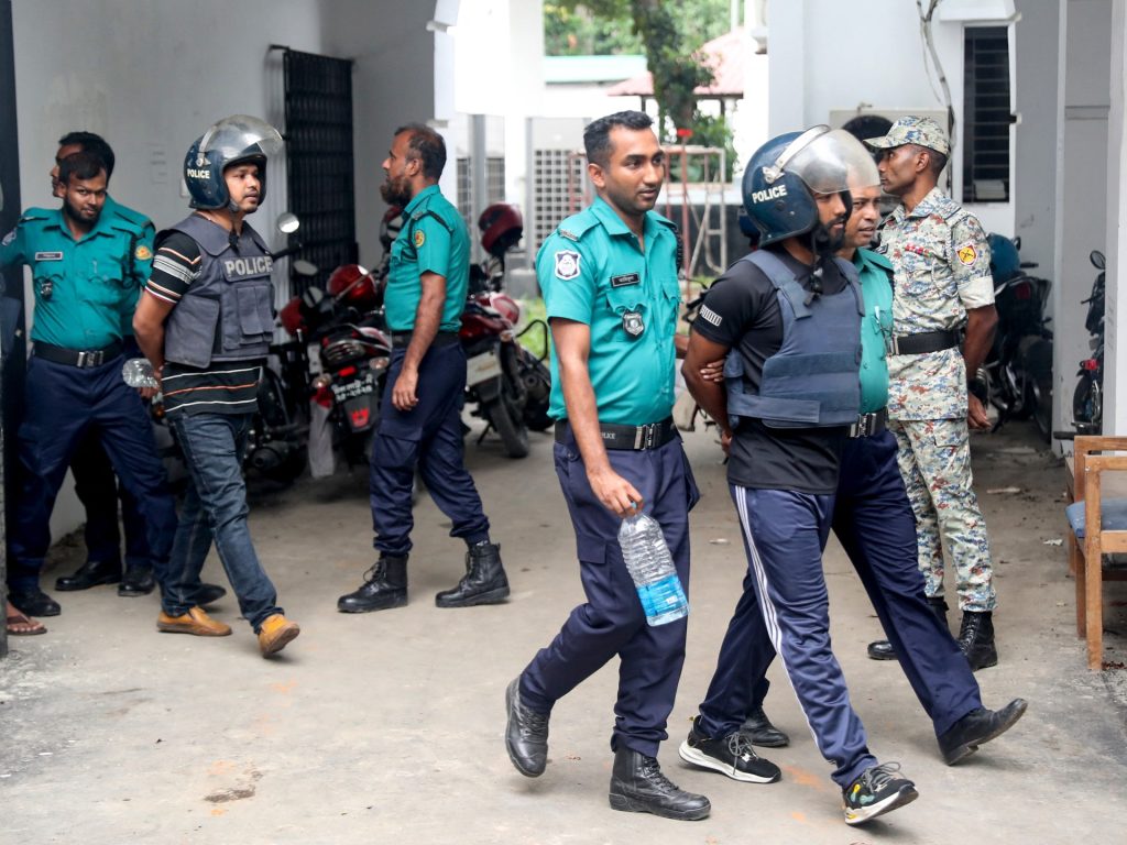 أول محاكمة لمسؤولين سابقين في نظام حسينة ببنغلادش