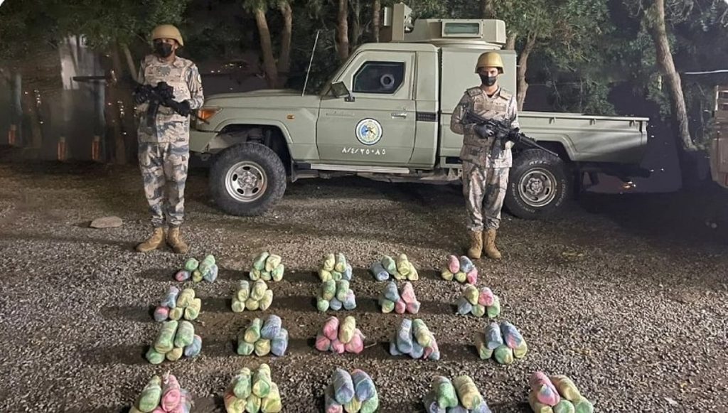 دوريات الإدارة العامة للمجاهدين بمنطقة جازان تحبط تهريب 47 كيلوجرامًا من القات