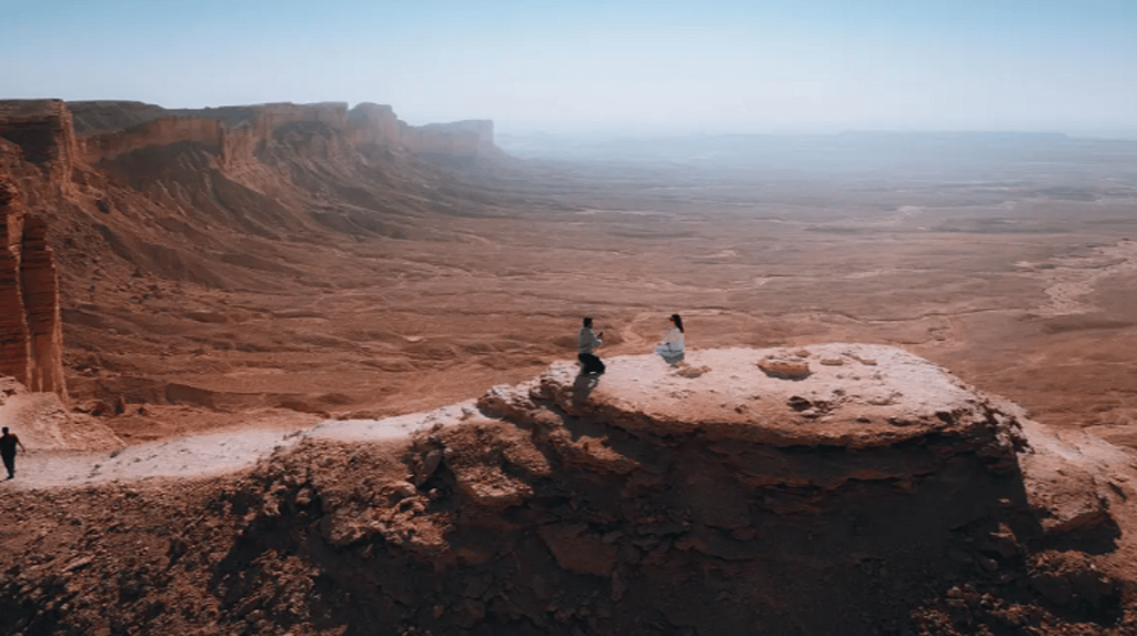 “حافة العالم”.. جوهرة طبيعية على أطراف الرياض