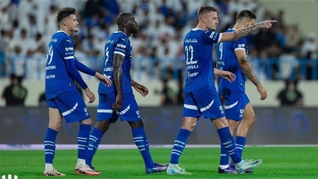 الهلال ضيفًا ثقيلاً على الرائد في دوري روشن