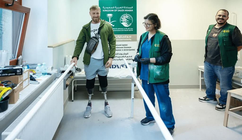 تدشين المشروع الطبي التطوعي للأطراف الصناعية للاجئين الأوكرانيين في بولندا