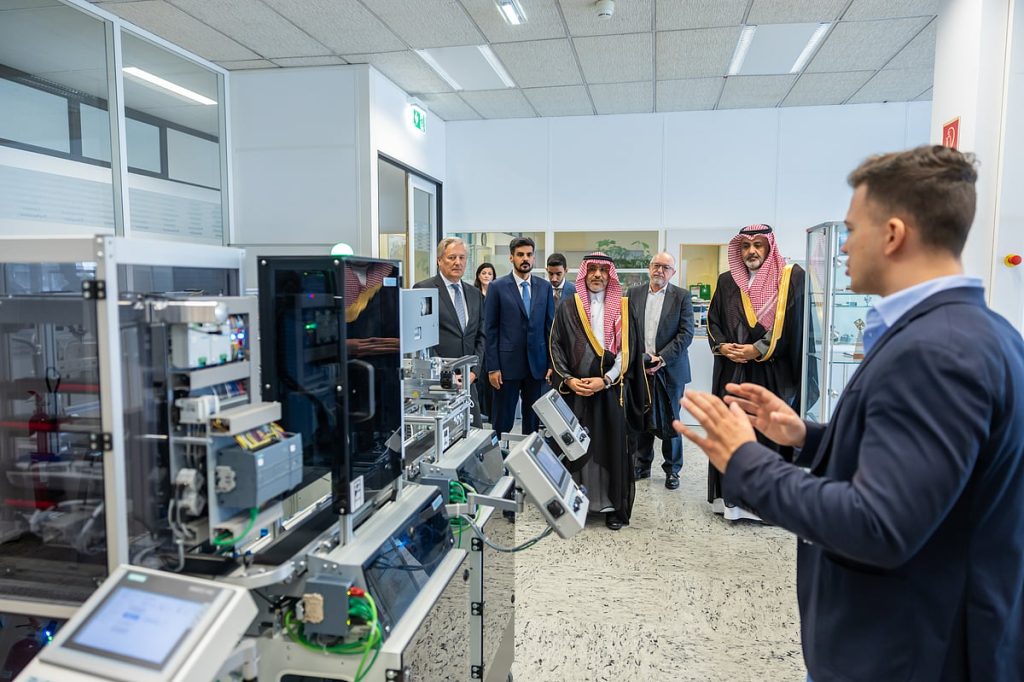 مساعد وزير الصناعة يبحث في النمسا فرص التعاون في مجال التصنيع المتقدم