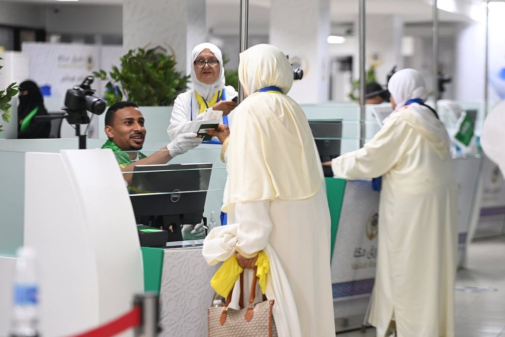 «الجوازات»: إجمالي ضيوف الرحمن القادمين من الخارج 890,883 حاجًا حتى نهاية يوم الجمعة