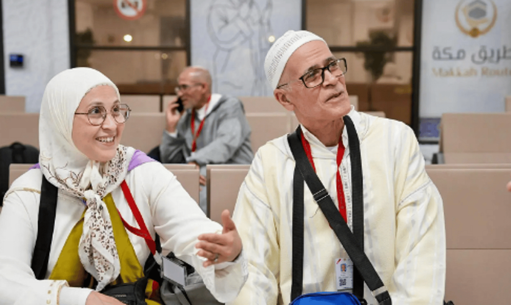 حاجة مغربية: دعوتُ الله 25 عامًا أن تكون أول رحلة لي بالطائرة لأداء فريضة الحج