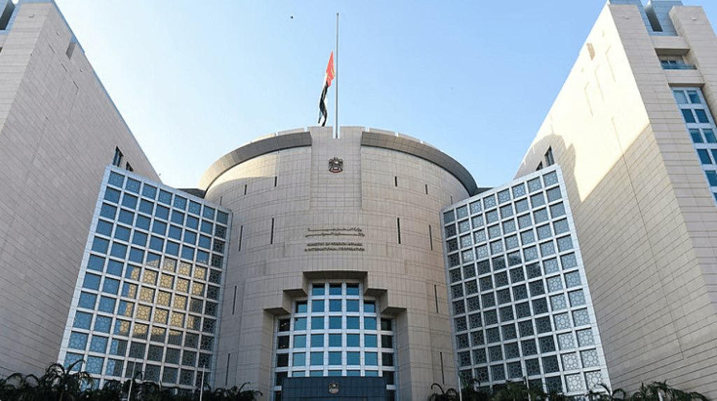 الإمارات تستدعي السفير الإسرائيلي وتبلغه إدانتها الانتهاكات المسيئة والمشينة في القدس المحتلة