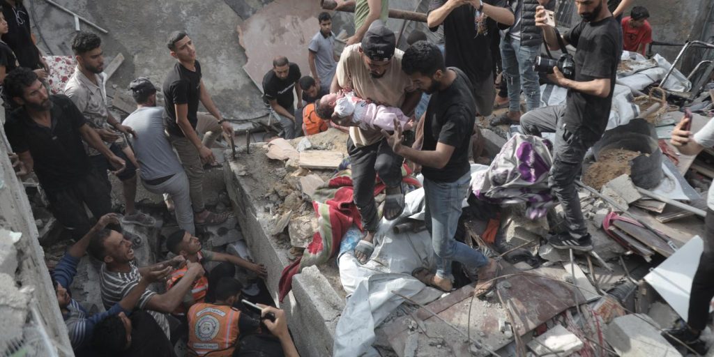 حية ، الحرب في غزة: تواصل إسرائيل قصفها على الرغم من الضغط الدولي الذي يزداد