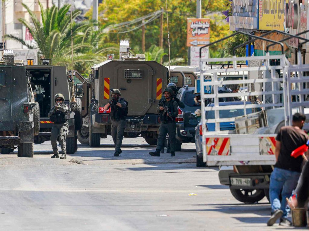 الاحتلال يهدم قرية ومنزل شهيد بالخليل ويشدد إجراءاته بسلفيت لليوم السابع