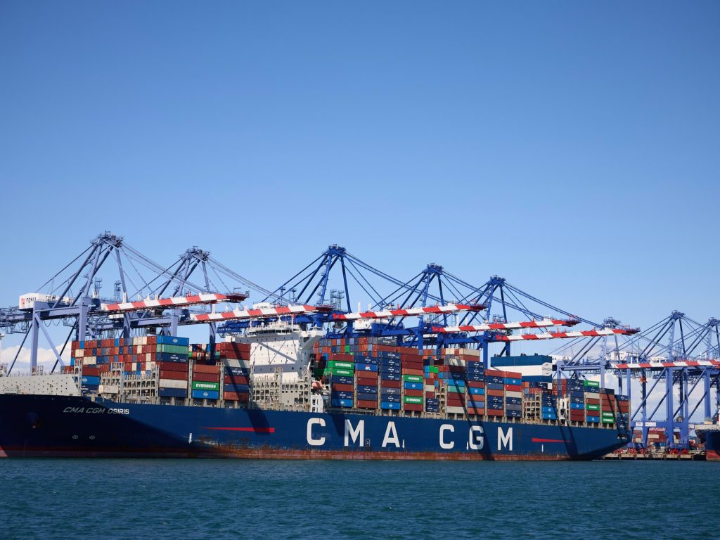 العجز التجاري الأميركي بمستوى قياسي قبيل تطبيق رسوم ترامب