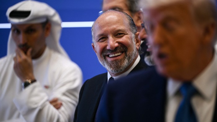 يبيع Howard Lutnick حصص 361 مليون دولار للامتثال لقواعد الحكومة الأمريكية