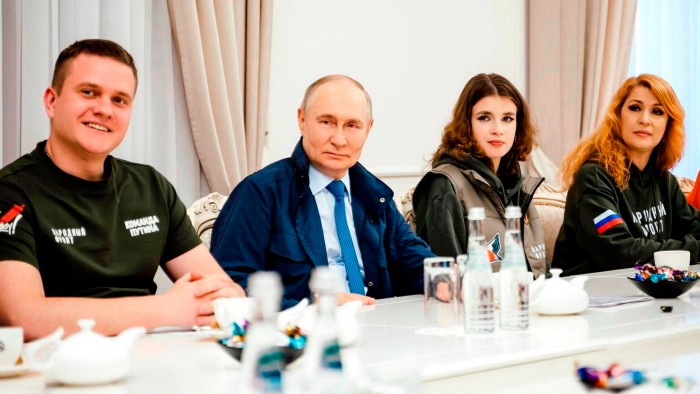 يزور بوتين منطقة كورسك المستصلحة بينما تضغط روسيا على ميزة ساحة المعركة