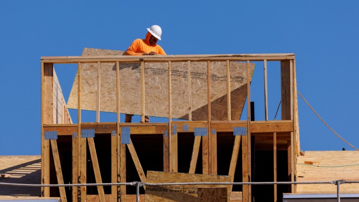 تقلص الاقتصاد الأمريكي بمعدل 0.2 ٪ في الربع الأول