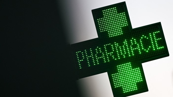 يدفع البيت الأبيض إلى تخفيض أسعار المخدرات في الولايات المتحدة بتهديد التعريفة على أوروبا