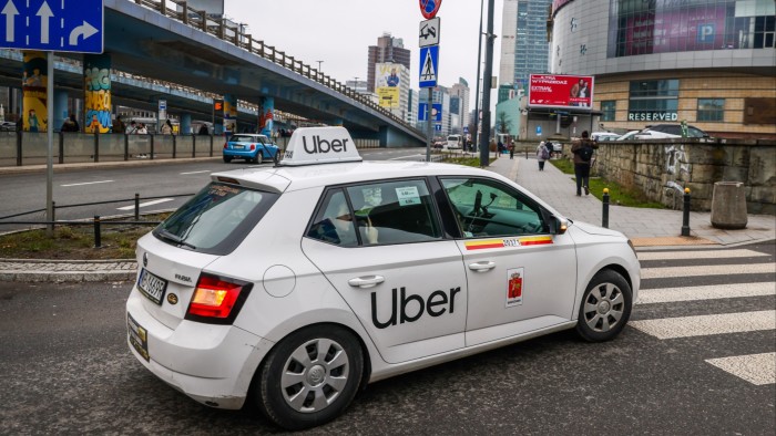 تقع أسهم أوبر وسط مخاوف من إبطاء الطلب على المستهلكين