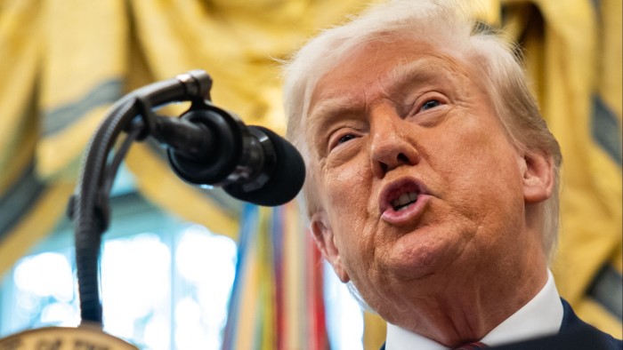 دونالد ترامب للإعلان عن صفقة تجارية مع المملكة المتحدة