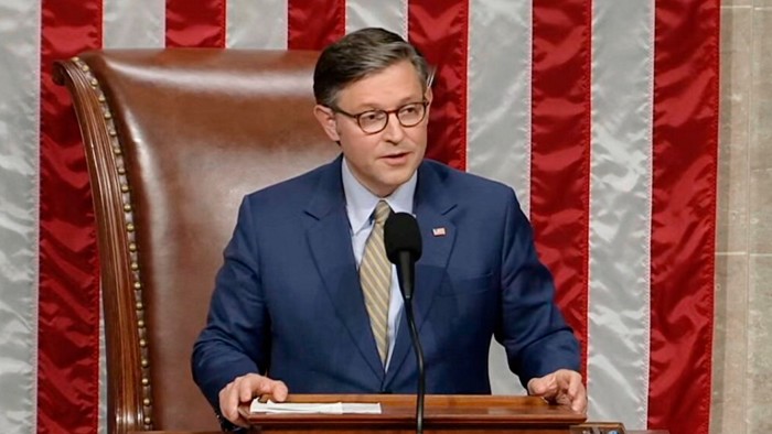 يمر مجلس النواب الأمريكي فاتورة الضريبة على ترامب