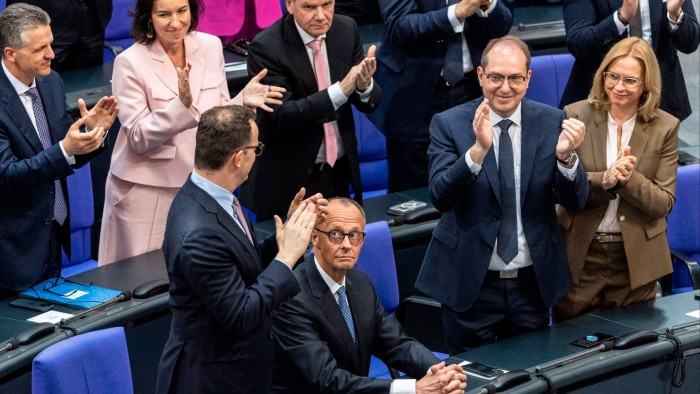 مستشار عن التوقف: Bundestag Losings Friedrich Merz في اليوم الأول