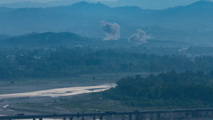 تقول باكستان إنها تطلق الانتقام العسكري ضد الهند