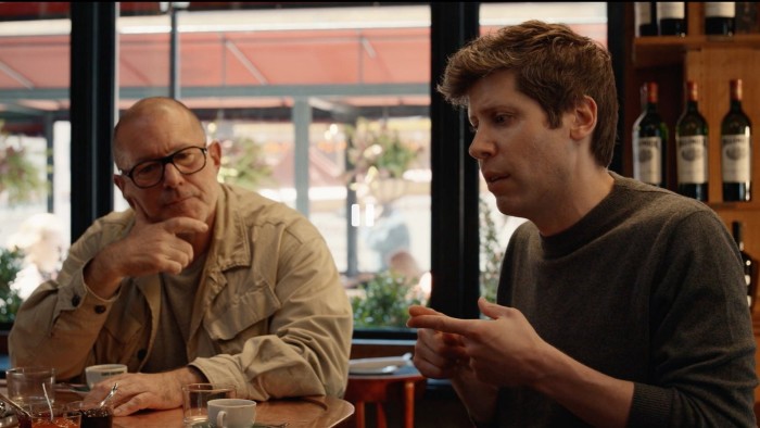 هل سيظهر Jony Ive-Sam Altman Challenge Apple؟