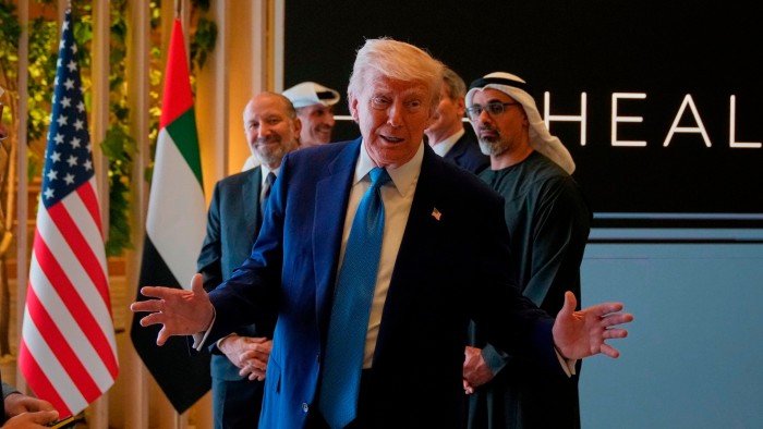 يقول دونالد ترامب إن الولايات المتحدة ستحدد أسعار تعريفة جديدة لعشرات البلدان